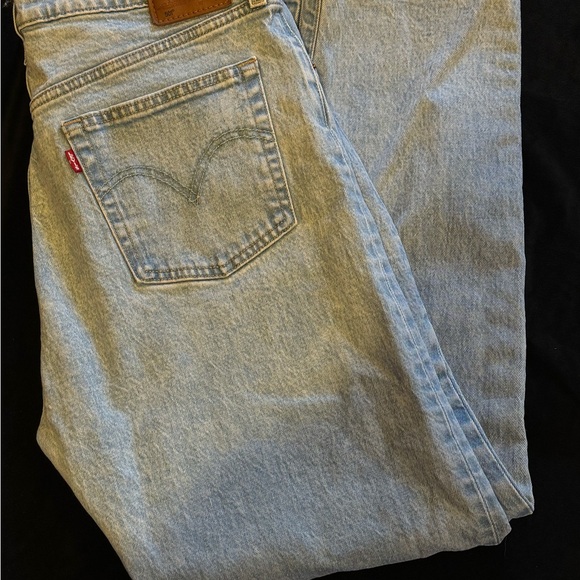 Levi’s 501 Straight Leg with Buttons - Picture 2 of 6